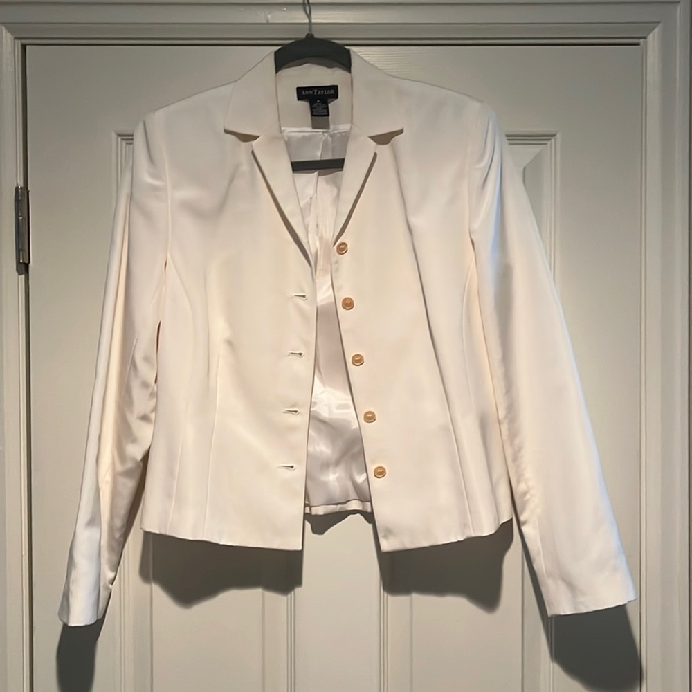 Off white jacket.  Women’s size 6, Ann Taylor.  57% silk 43% cotton.  Worn once.